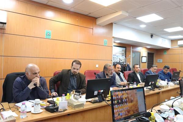جلسه ای با حضور مدیر عامل و روسای خدمات پشتیبانی مناطق عملیاتی 5