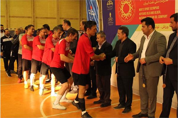 مسابقات ورزشی سراسری کارکنان مرد ۴۵ سال و بالاتر شرکت ملی نفت ایران 8
