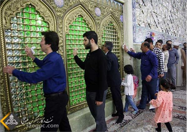 آیین غبارروبی ضریح حرم حضرت معصومه(س) توسط کارکنان شرکت نفت مناطق مرکزی ایران 7