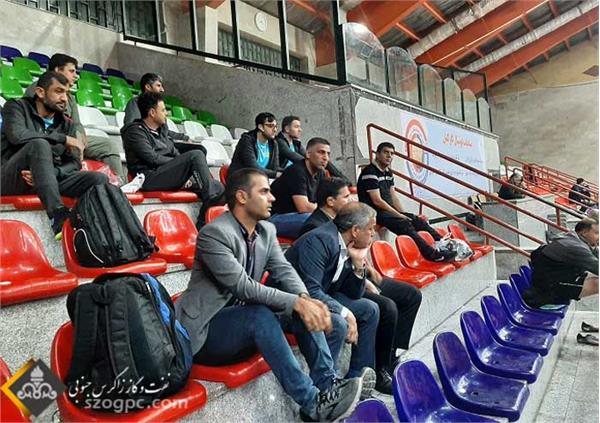 رقابت ورزشکاران در رشته های مختلف اولین المپیاد فرهنگی _ ورزشی شرکت نفت مناطق مرکزی ایران 5