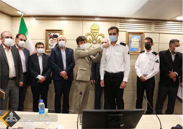 اعطای سردوشی به آتش نشانان نفت و گاز زاگرس جنوبی 4