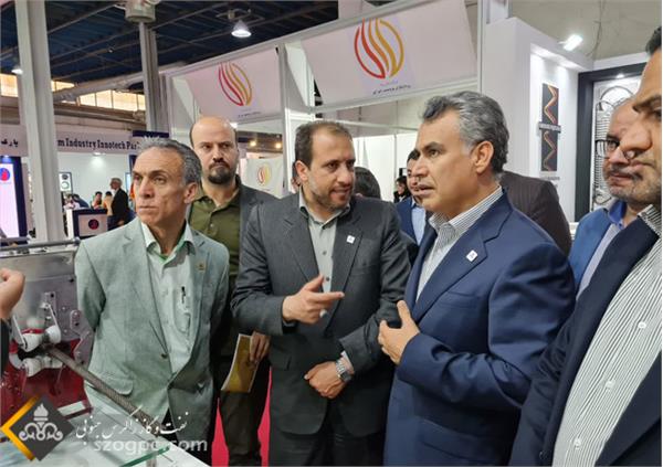 بازدید مدیرعامل نفت مناطق مرکزی ایران از غرفه های سازندگان تجهیزات در نمایشگاه نفت 7
