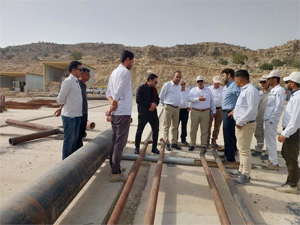 بازدید مدیرعامل نفت مرکزی از پروژه توسعه میدان گازی دی 22