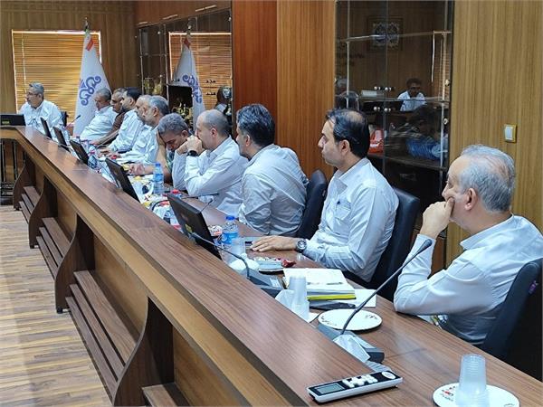 برگزاری جلسات مقدماتی مدیریت امور فنی در مناطق عملیاتی در رابطه با پیش بینی بهره دهی چاه ها 13