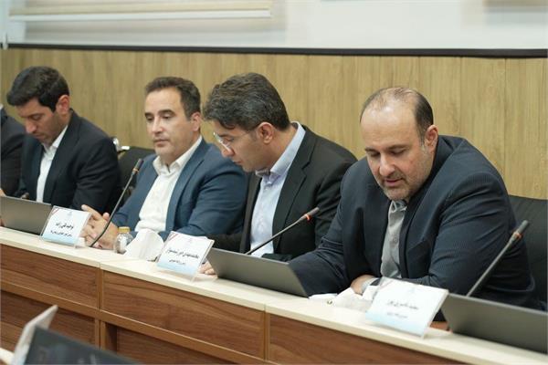 آیین معارفه و تکریم سرپرست جدید بهداشت ، ایمنی و محیط زیست نفت مناطق مرکزی ایران برگزار شد 21