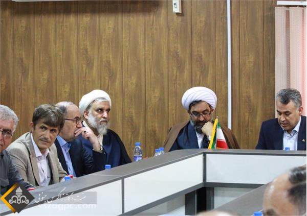 بازدید مدیرعامل شرکت نفت مناطق مرکزی ایران و هیات همراه از میدان نفتی خشت 26