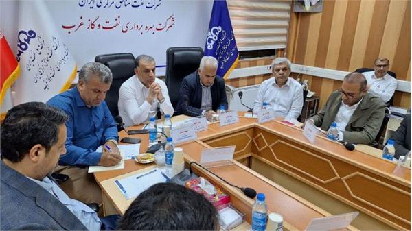 بازدید مدیرعامل شرکت نفت مناطق مرکزی ایران از ستاد شرکت بهره برداری نفت و گاز غرب 4