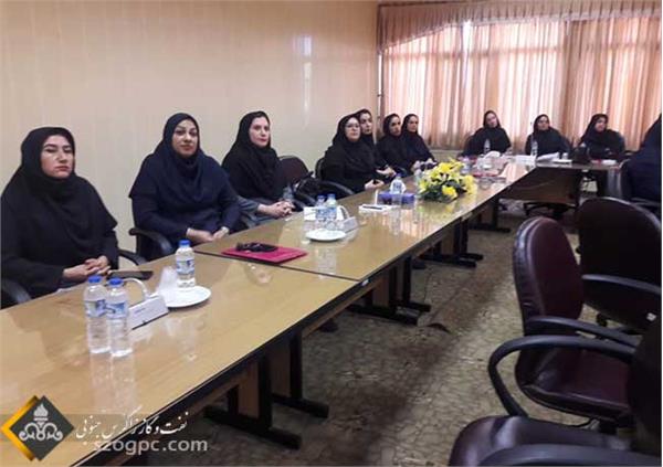 دوره‌ های آموزشی ویژه بانوان شاغل شرکت نفت مناطق مرکزی ایران 3