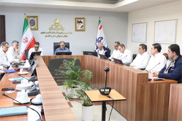 دیدار نوروزی مدیر عامل با کارکنان منطقه عملیاتی نار و کنگان 12