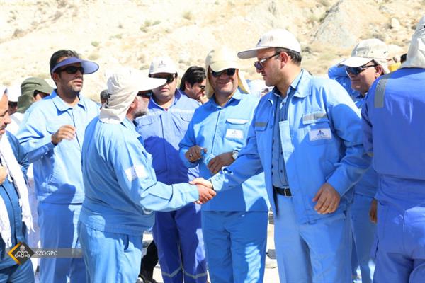 بازدید مدیرعامل زاگرس جنوبی از تعمیرات اساسی منطقه عملیاتی نار و کنگان 22