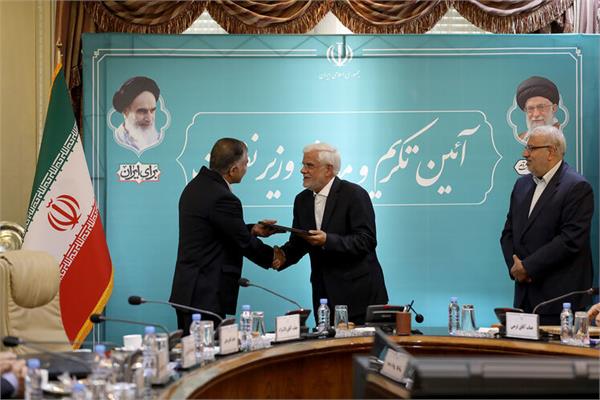 برگزاری آیین معارفه «پاک‌نژاد» با حضور معاون اول رئیس‌جمهوری 2