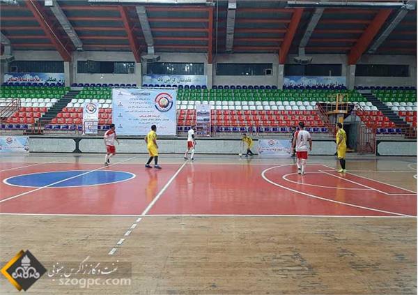 رقابت ورزشکاران در رشته های مختلف اولین المپیاد فرهنگی _ ورزشی شرکت نفت مناطق مرکزی ایران 4