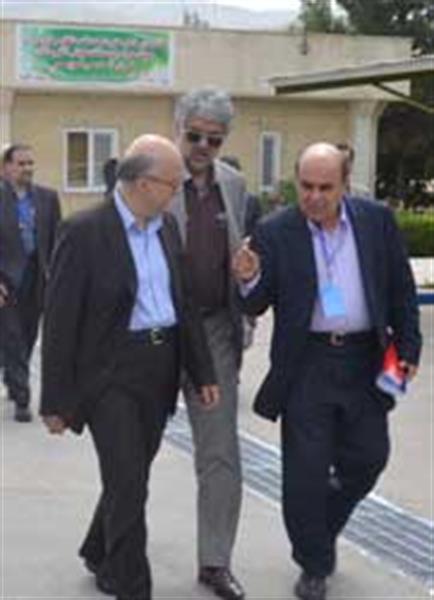 بازدید معاون وزیر و مدیر عامل شرکت ملی نفت ایران و مدیر عامل نفت مناطق مرکزی ایران از بزرگترین شرکت تولیدی گاز کشور