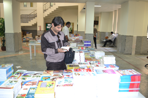 نمایشگاه کتاب 1