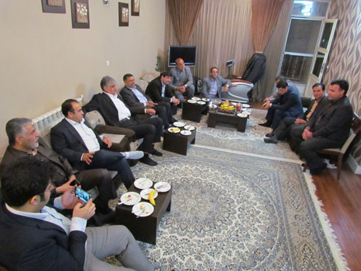 دیدار مدیر عامل شرکت نفت مناطق مرکزی ایران با خانواده شهدا 4