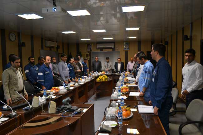 جلسه مدیر عامل شرکت بهره برداری نفت و گاز زاگرس جنوبی  با کارکنان منطقه عملیاتی سرخون و گشوی جنوبی 1