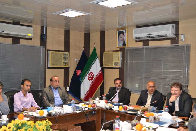 بازدید رییس و مسئولین بهداشت ودرمان صنعت نفت استان هرمزگان و کرمان 2